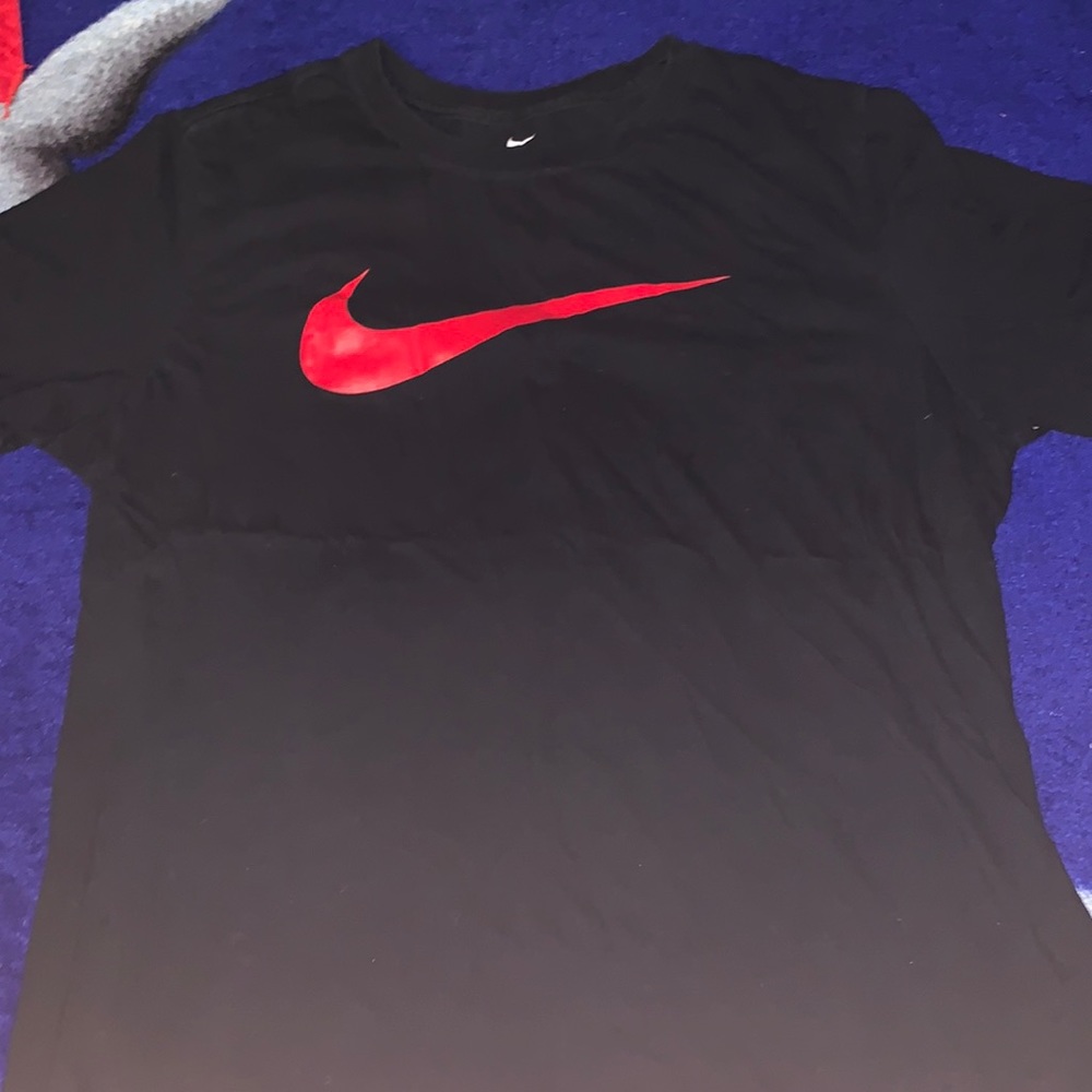 Nike shirt black and red good condition no stains